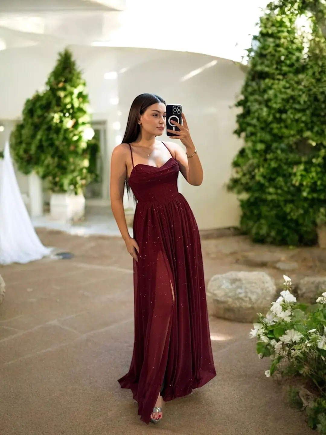Ürün görseli: Elsa Simli Tülden Korse Detaylı Bordo Abiye Elbise