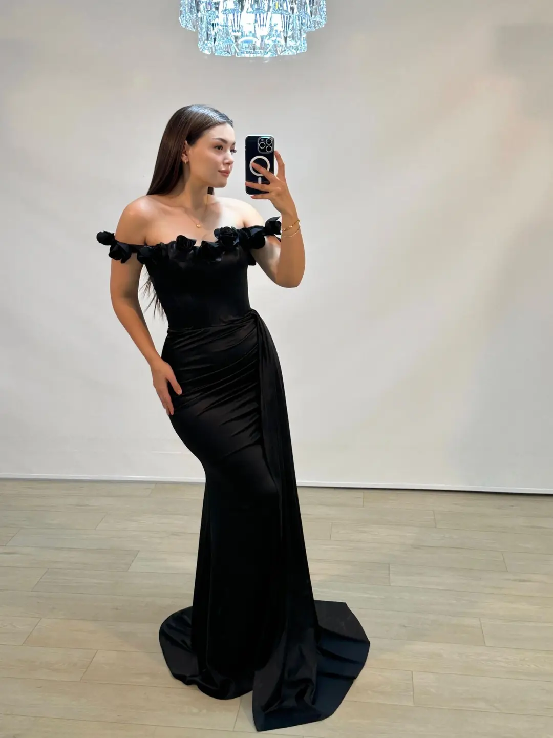 Daisy Çiçek Detaylı Saten Korseli Siyah Balık Model Abiye Elbise