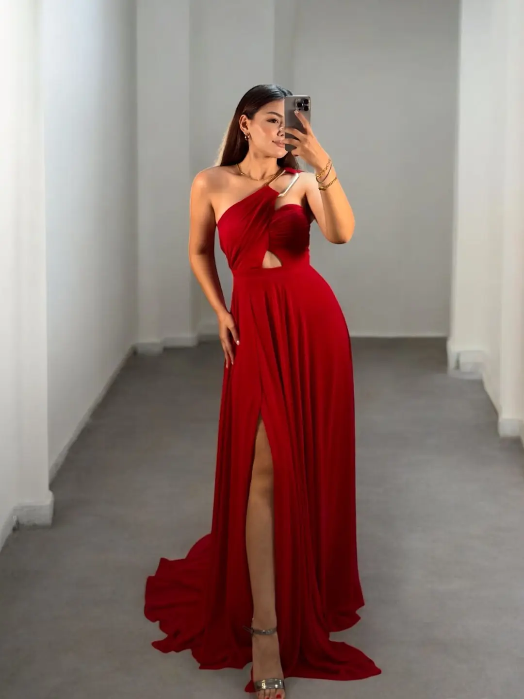 Alya Gold Tokalı Şifon Yırtmaçlı Kırmızı Abiye Elbise