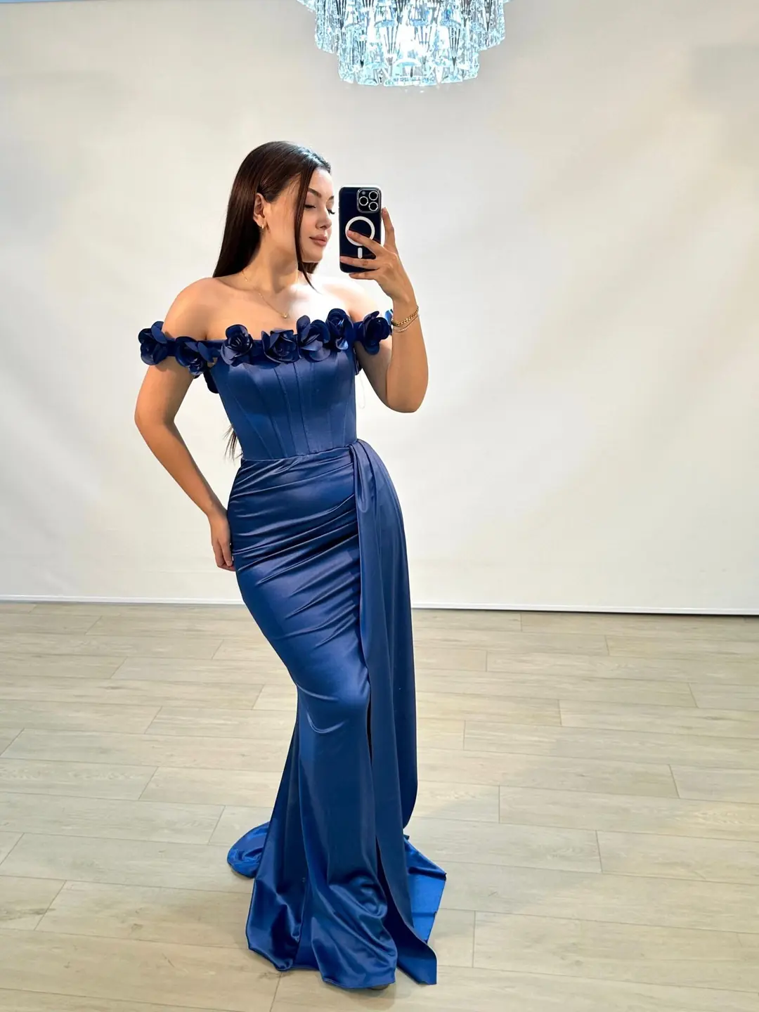 Daisy Çiçek Detaylı Saten Korseli İndigo Mavisi Balık Model Abiye Elbise