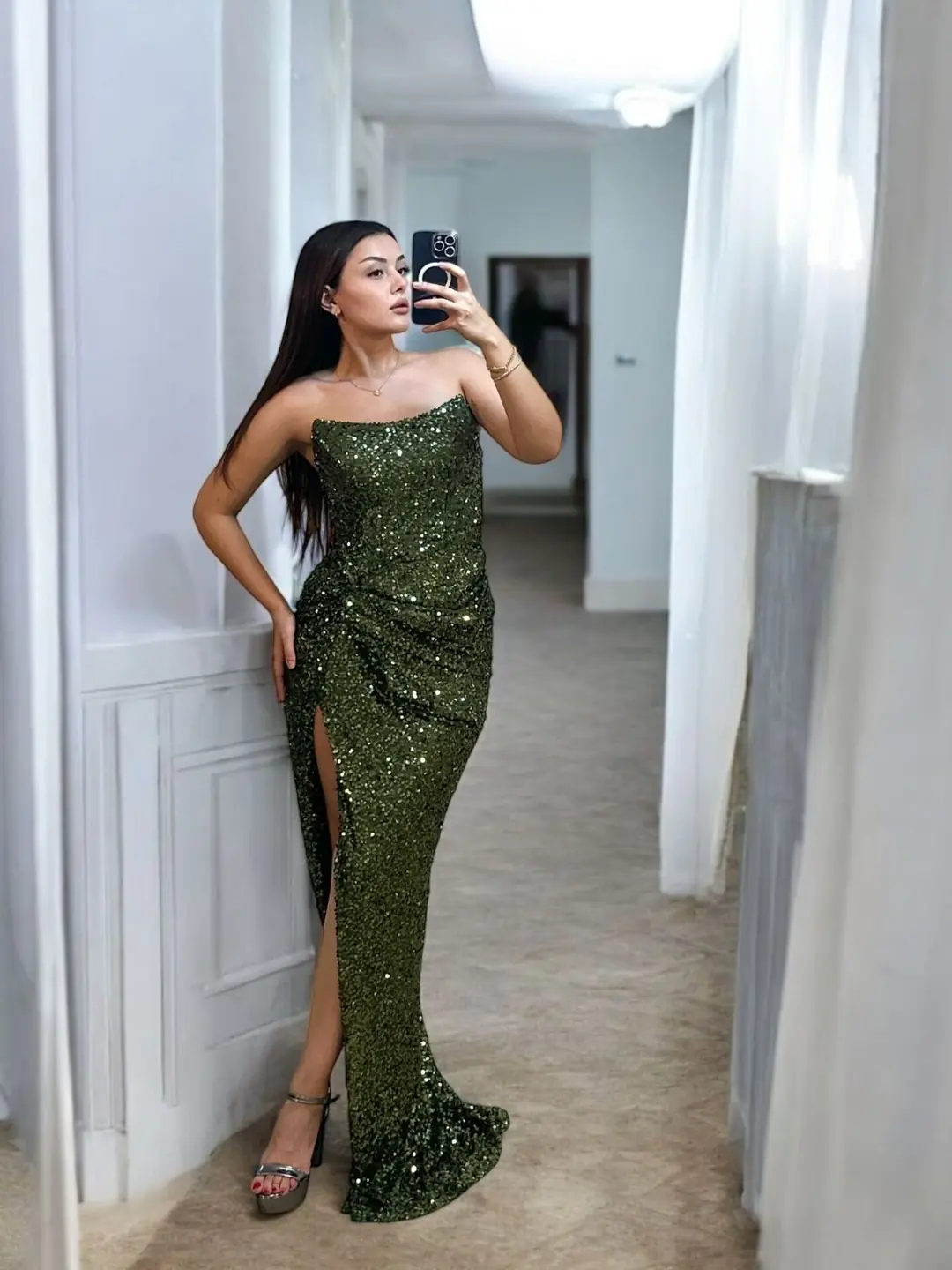 Ürün görseli: Glam Straplez Full Payetli Yeşil Renk Balık Model Abiye Elbise