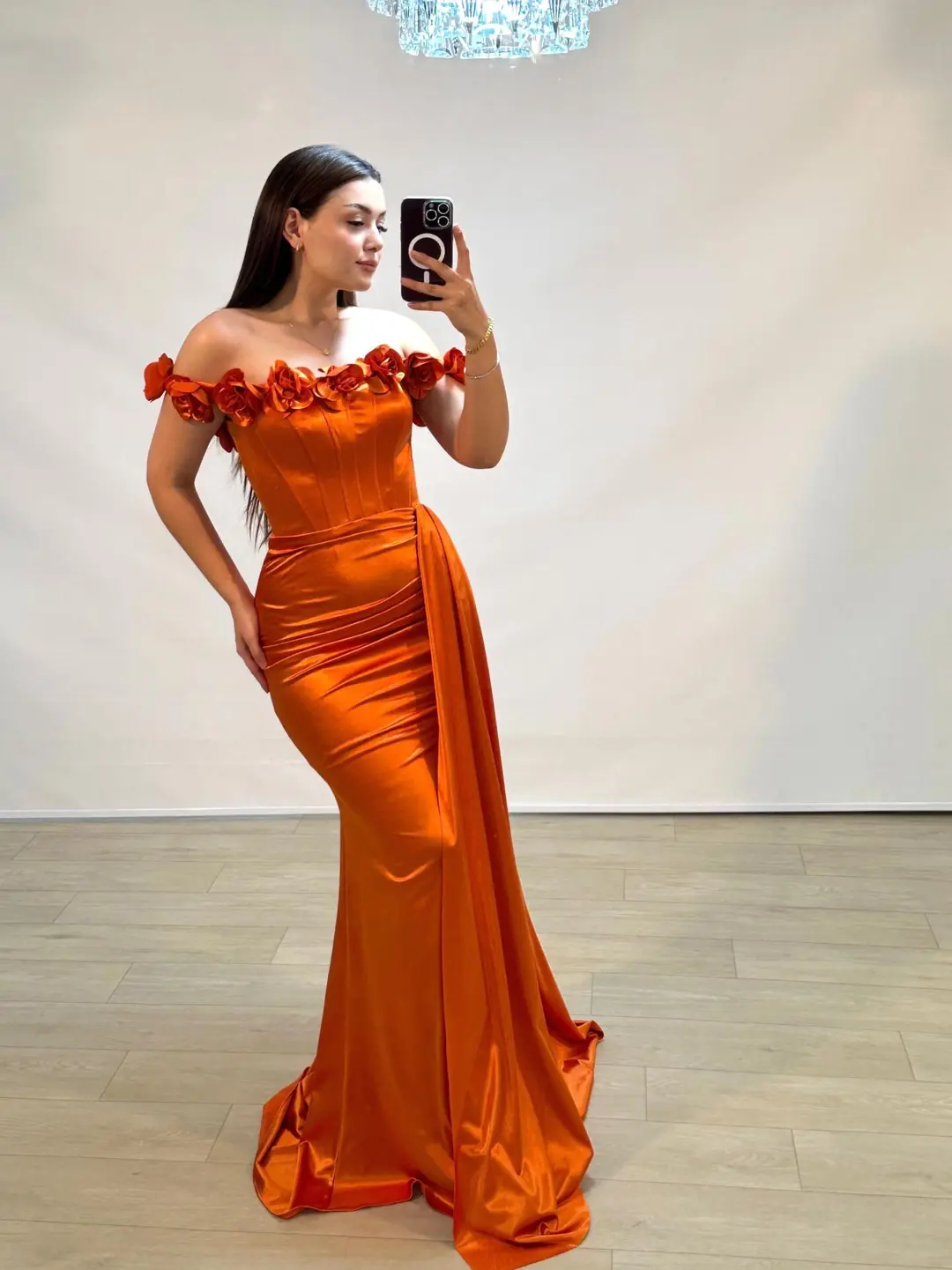 Ürün görseli: Daisy Çiçek Detaylı Saten Korseli Turuncu Renk Balık Model Abiye Elbise
