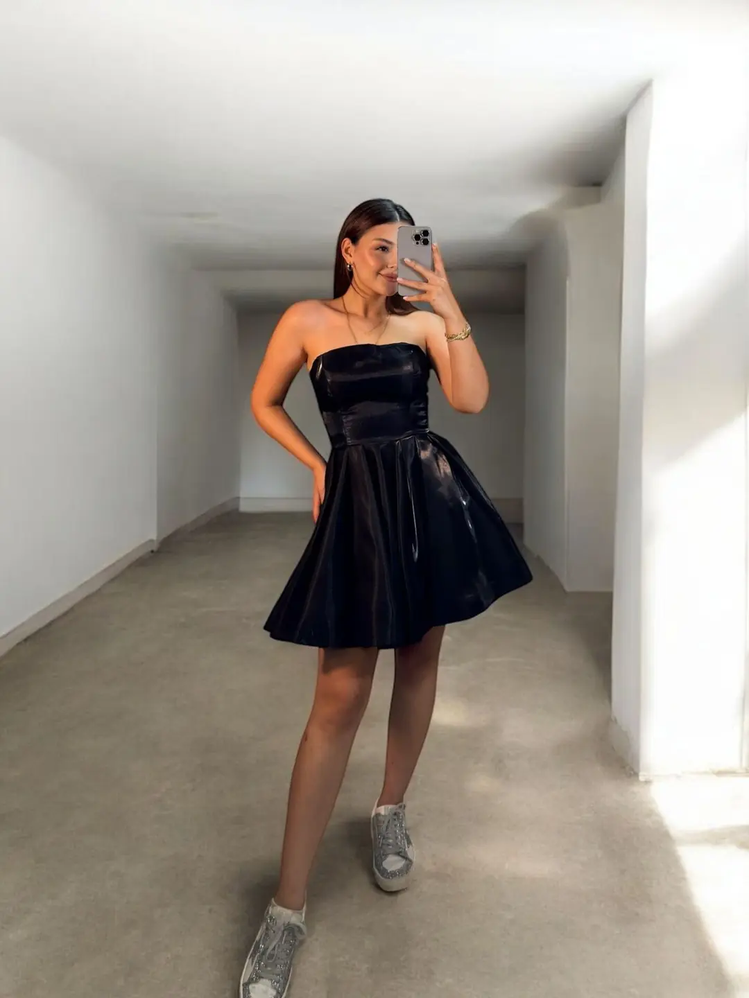 Ürün görseli: Candy Kısa Hologram Saten Siyah Abiye Elbise