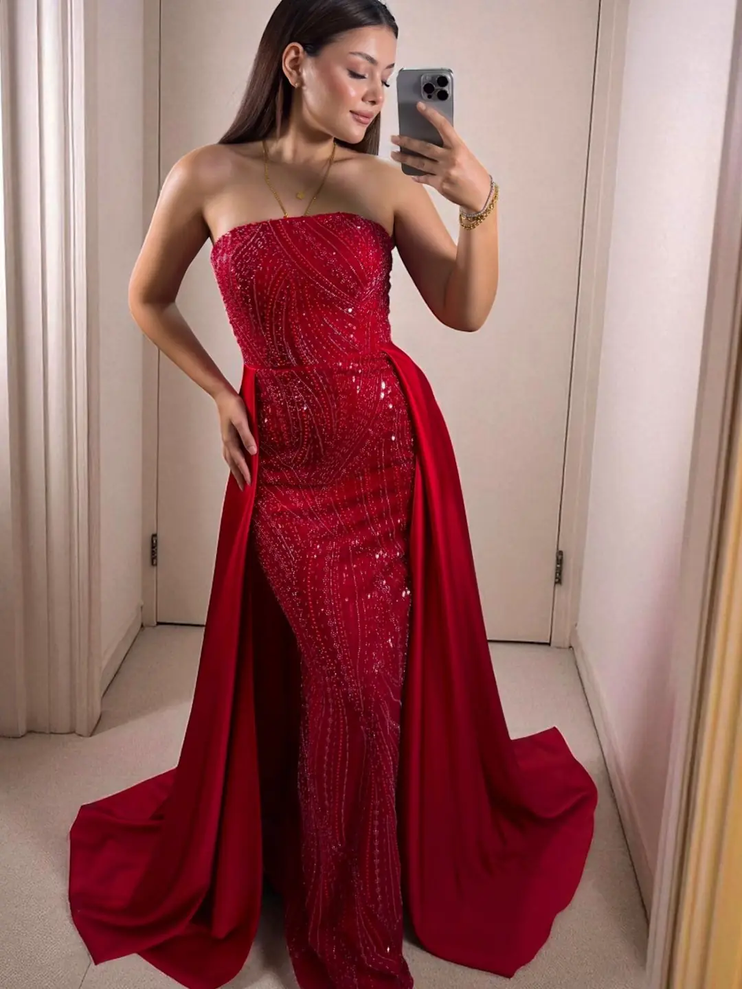 Ürün görseli: Diva Tasarım Payet Ve Boncuk İşlemeli Pelerinli Kırmızı Abiye Elbise