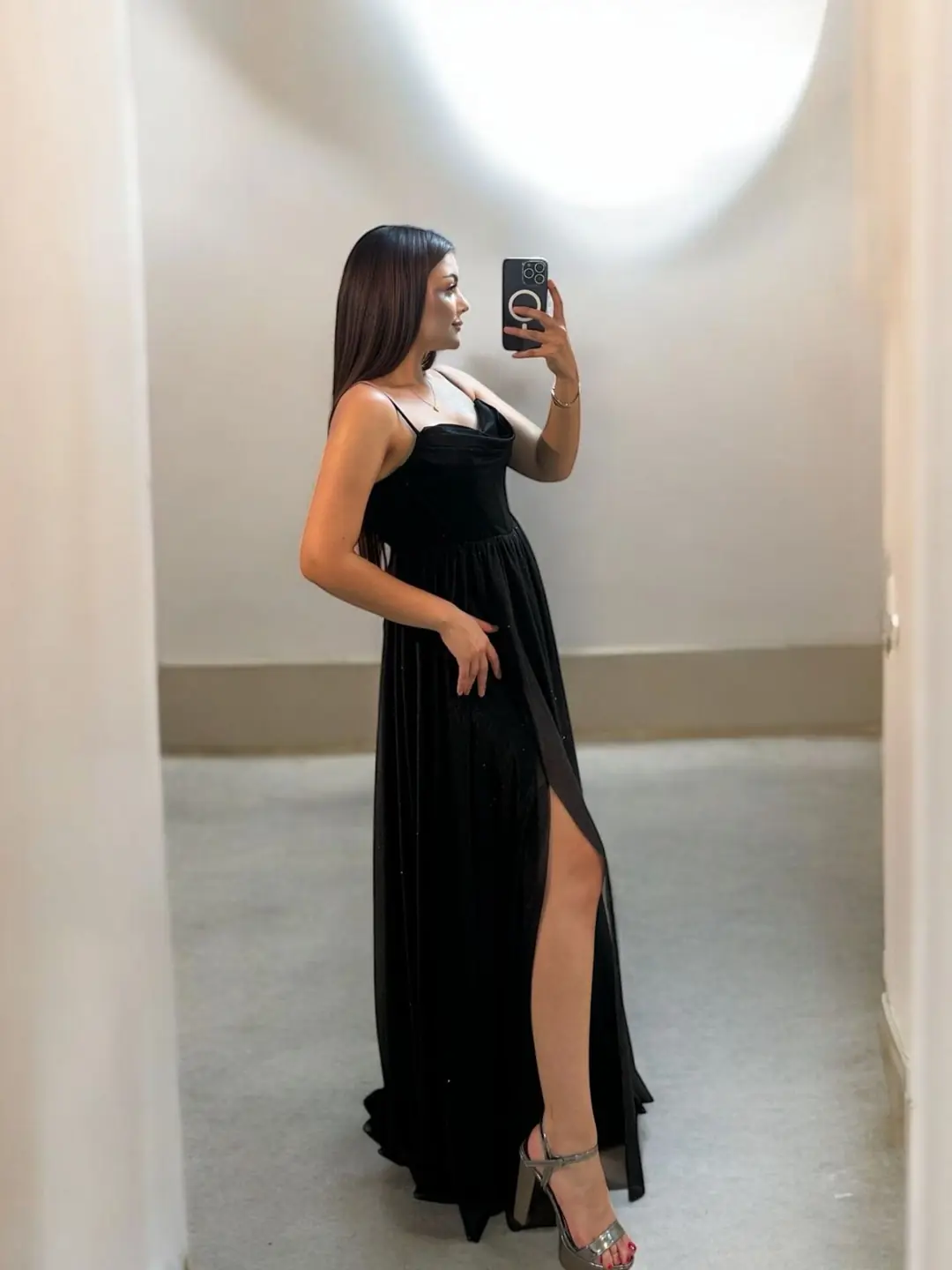 Elsa Simli Tülden Korse Detaylı Siyah Abiye Elbise